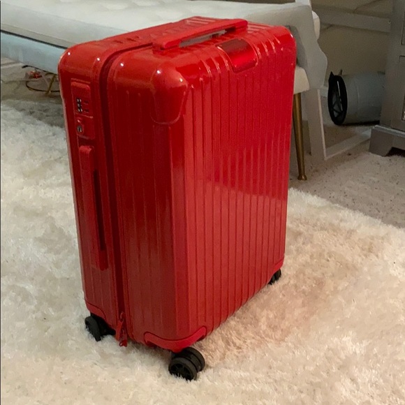 rimowa red